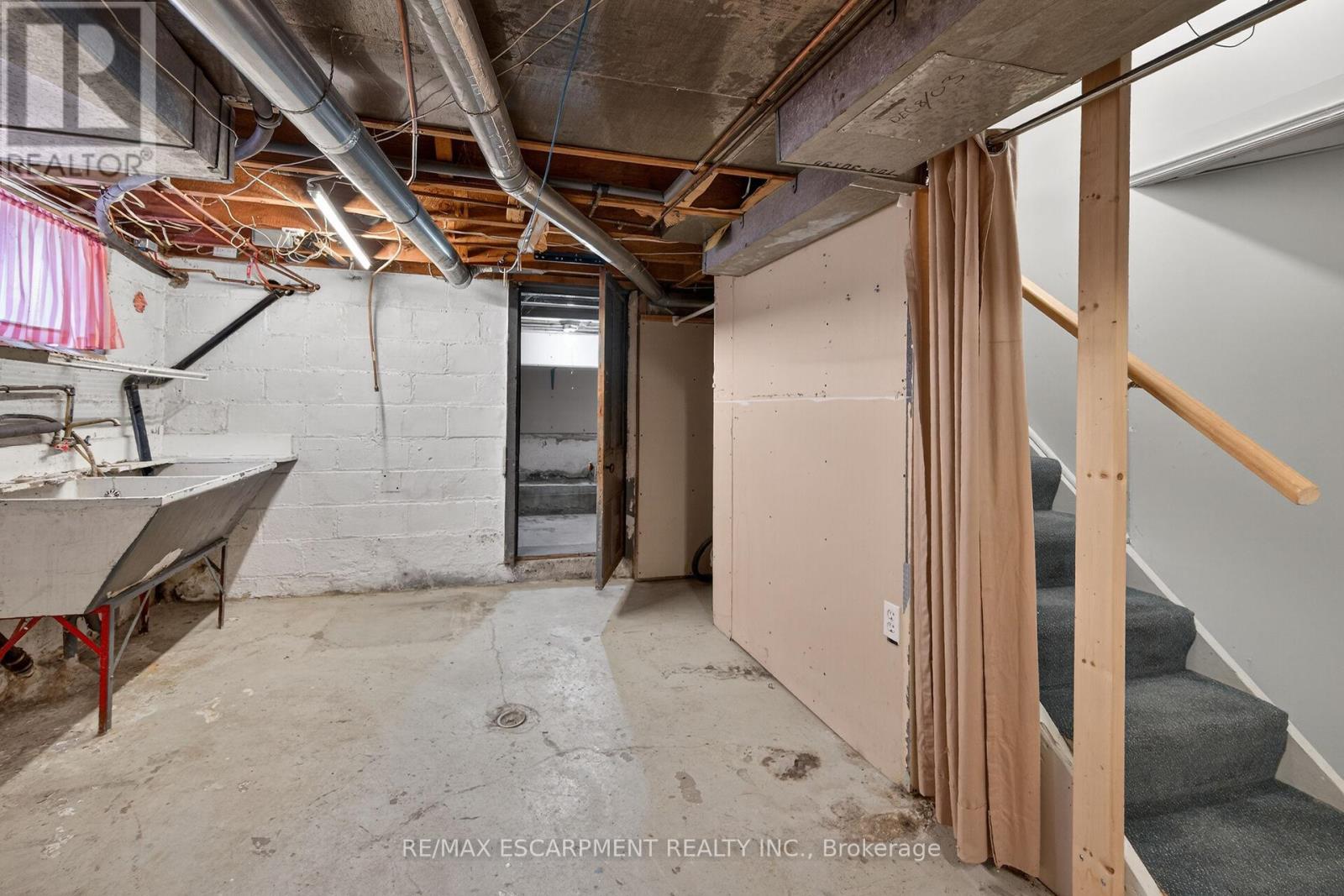 50 East 12th Street, Hamilton, Ontario  L9A 3X1 - Photo 37 - X13064050