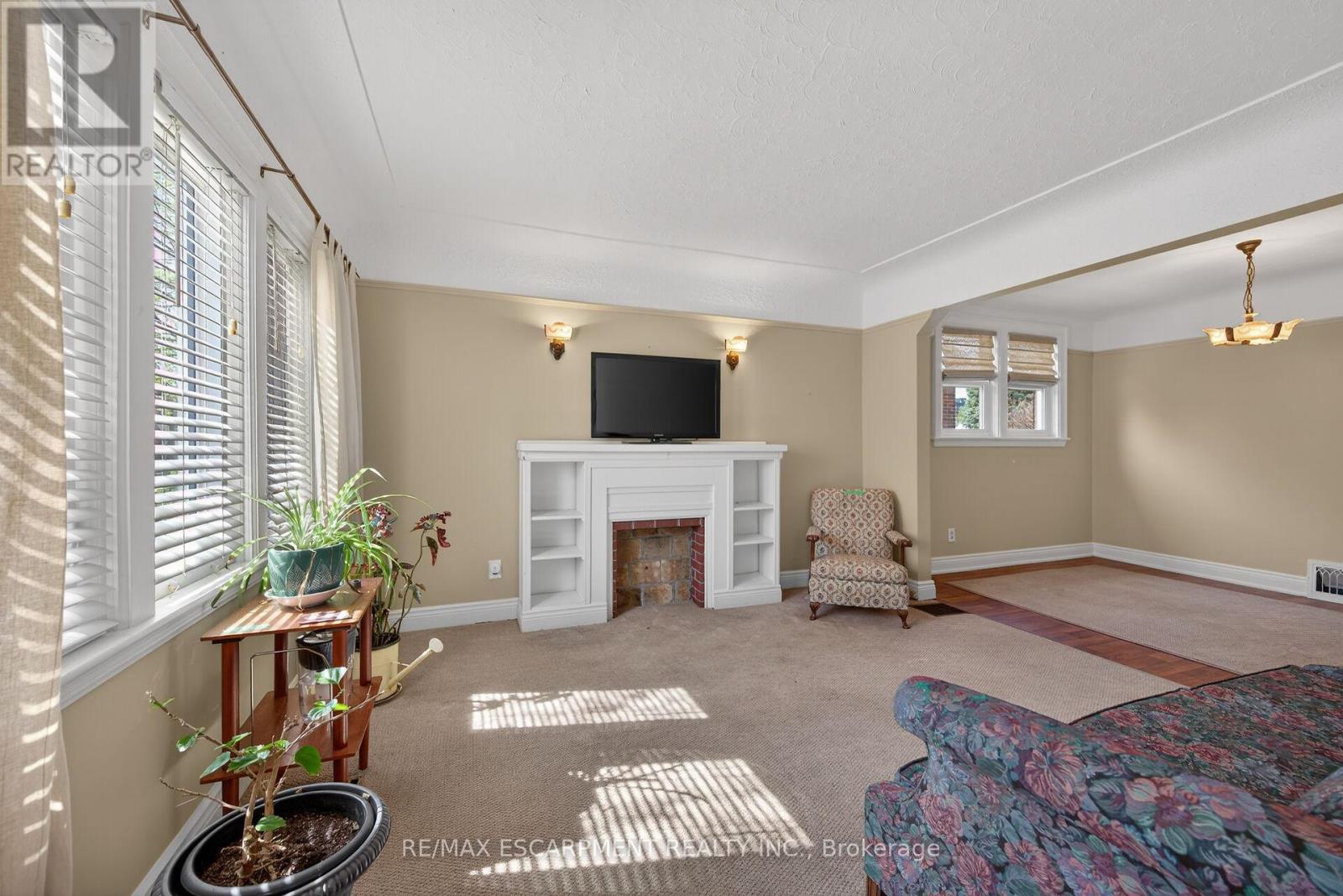 50 East 12th Street, Hamilton, Ontario  L9A 3X1 - Photo 5 - X13064050