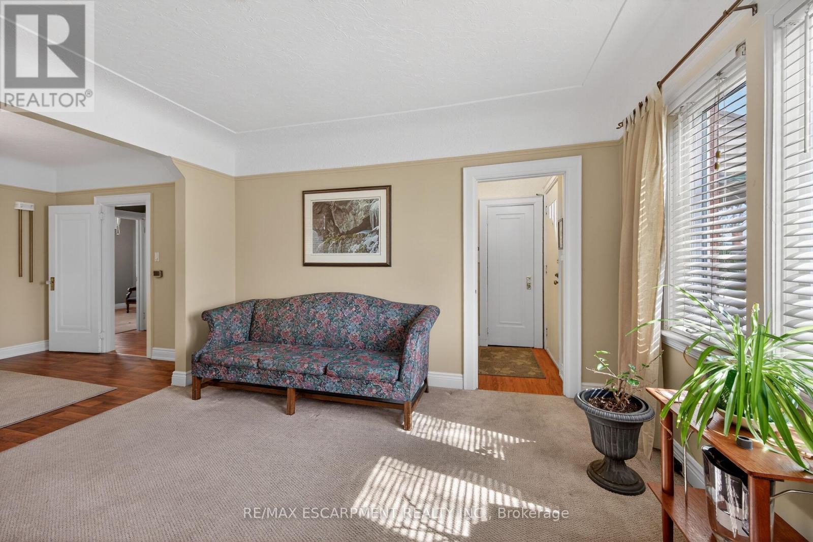50 East 12th Street, Hamilton, Ontario  L9A 3X1 - Photo 7 - X13064050