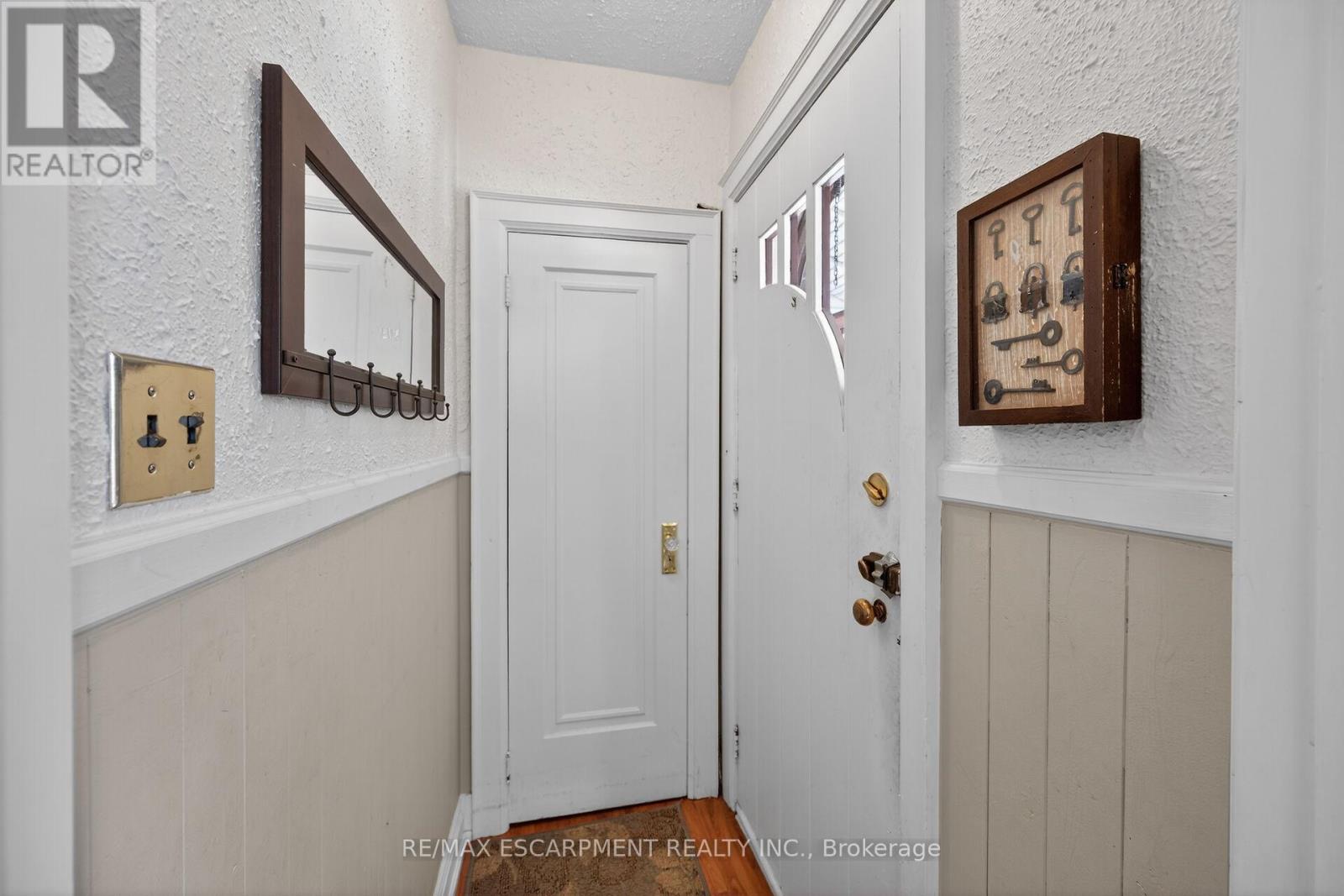 50 East 12th Street, Hamilton, Ontario  L9A 3X1 - Photo 8 - X13064050
