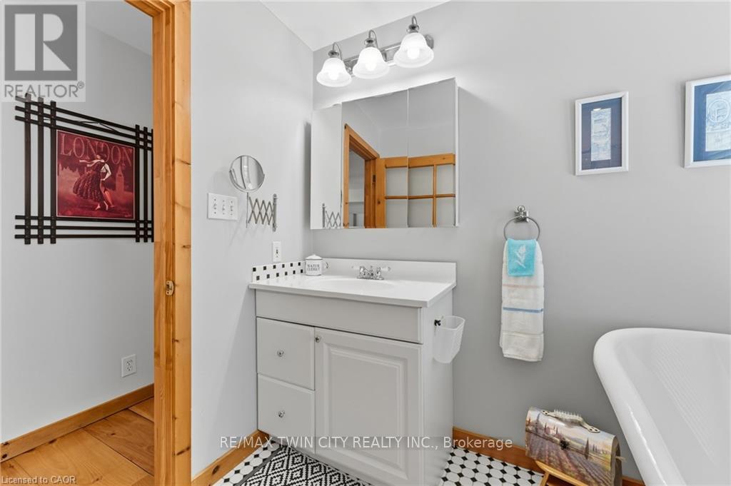 394 Bishopsgate Road, Brant, Ontario  N3R 0B8 - Photo 14 - X13064100