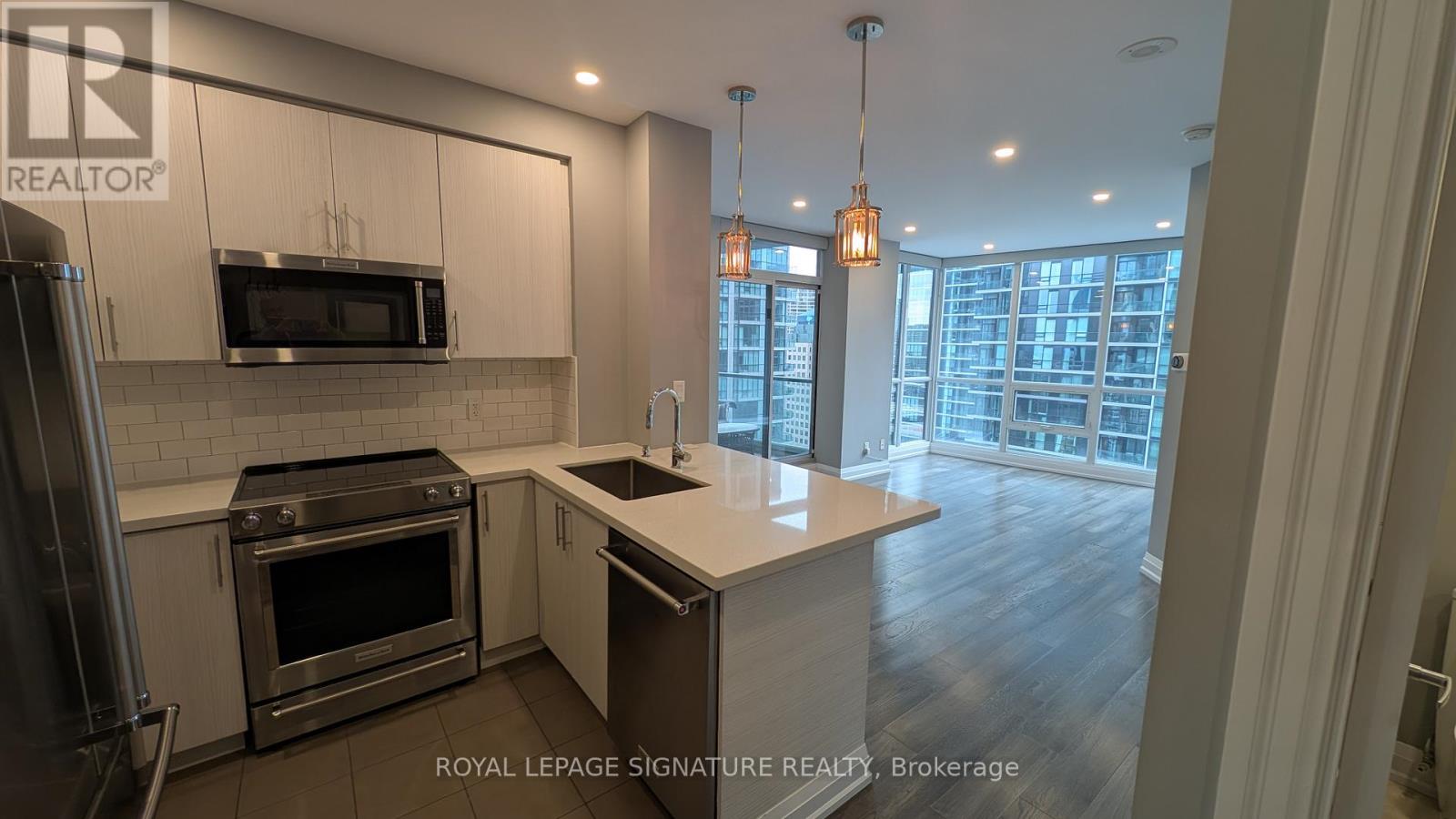2401 - 16 Yonge Street, Toronto, Ontario  M5E 2A1 - Photo 3 - C13063126