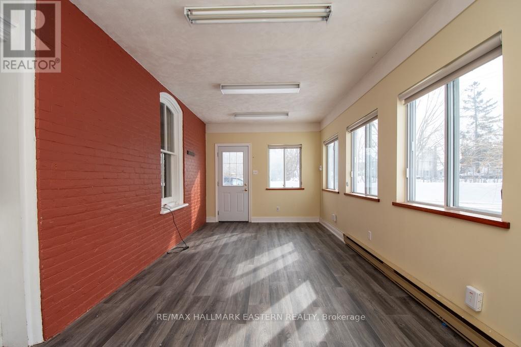 10 Hill Street, Selwyn, Ontario  K0L 2H0 - Photo 3 - X12795634