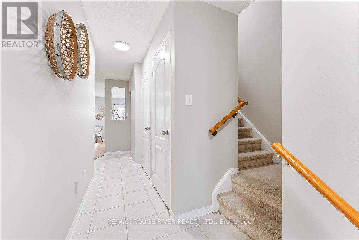 10 Plantation Court, Whitby, Ontario  L1P 1R2 - Photo 9 - E13062770