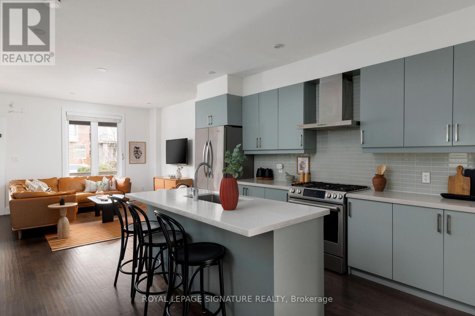 54 Eaton Avenue, Toronto, Ontario  M4J 2Z5 - Photo 6 - E13063304