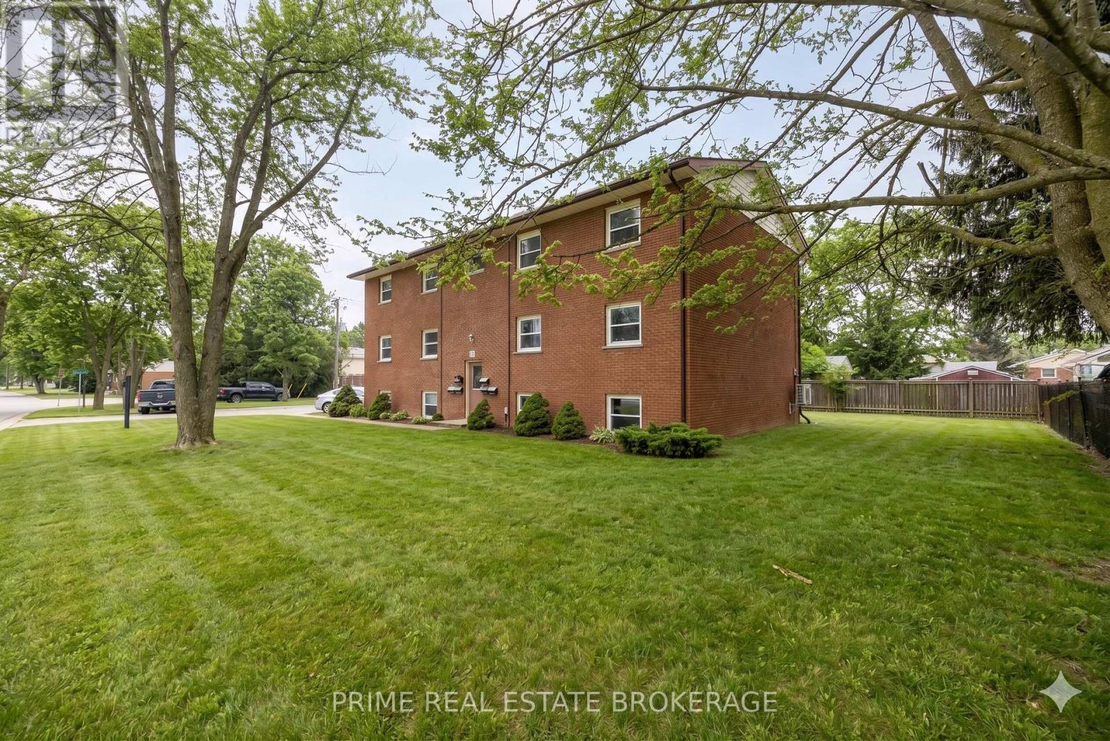 68 Forest Street, Aylmer, Ontario  N5H 1A7 - Photo 1 - X12740626