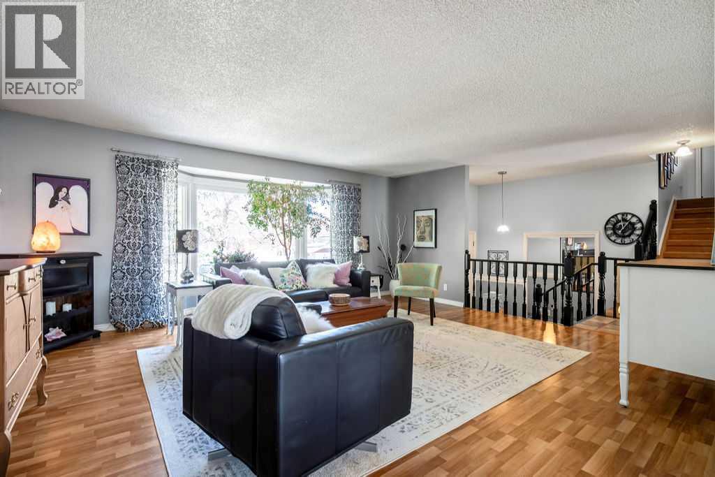13 Maplewood Estates, Strathmore, Alberta  T1P 1G6 - Photo 4 - A2304762