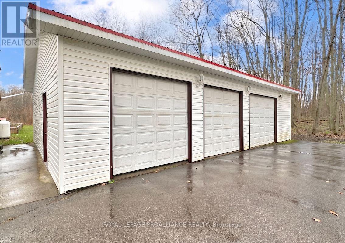 19656 Loyalist Parkway, Prince Edward County, Ontario  K0K 1T0 - Photo 5 - X13064244