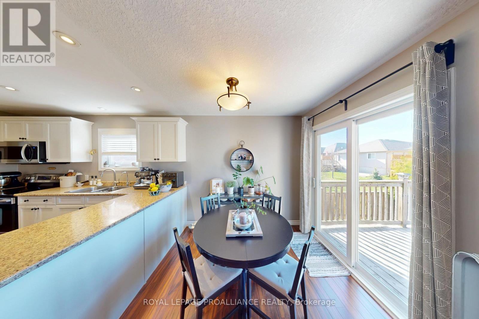 111 Hogan Crescent, Loyalist, Ontario  K7N 0A6 - Photo 11 - X13064308