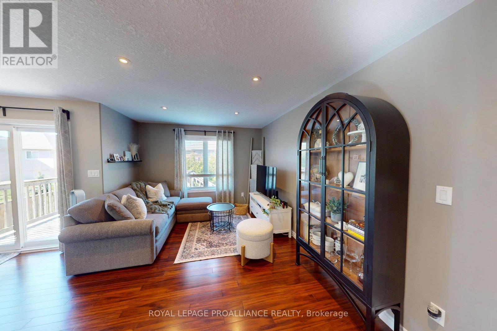 111 Hogan Crescent, Loyalist, Ontario  K7N 0A6 - Photo 13 - X13064308