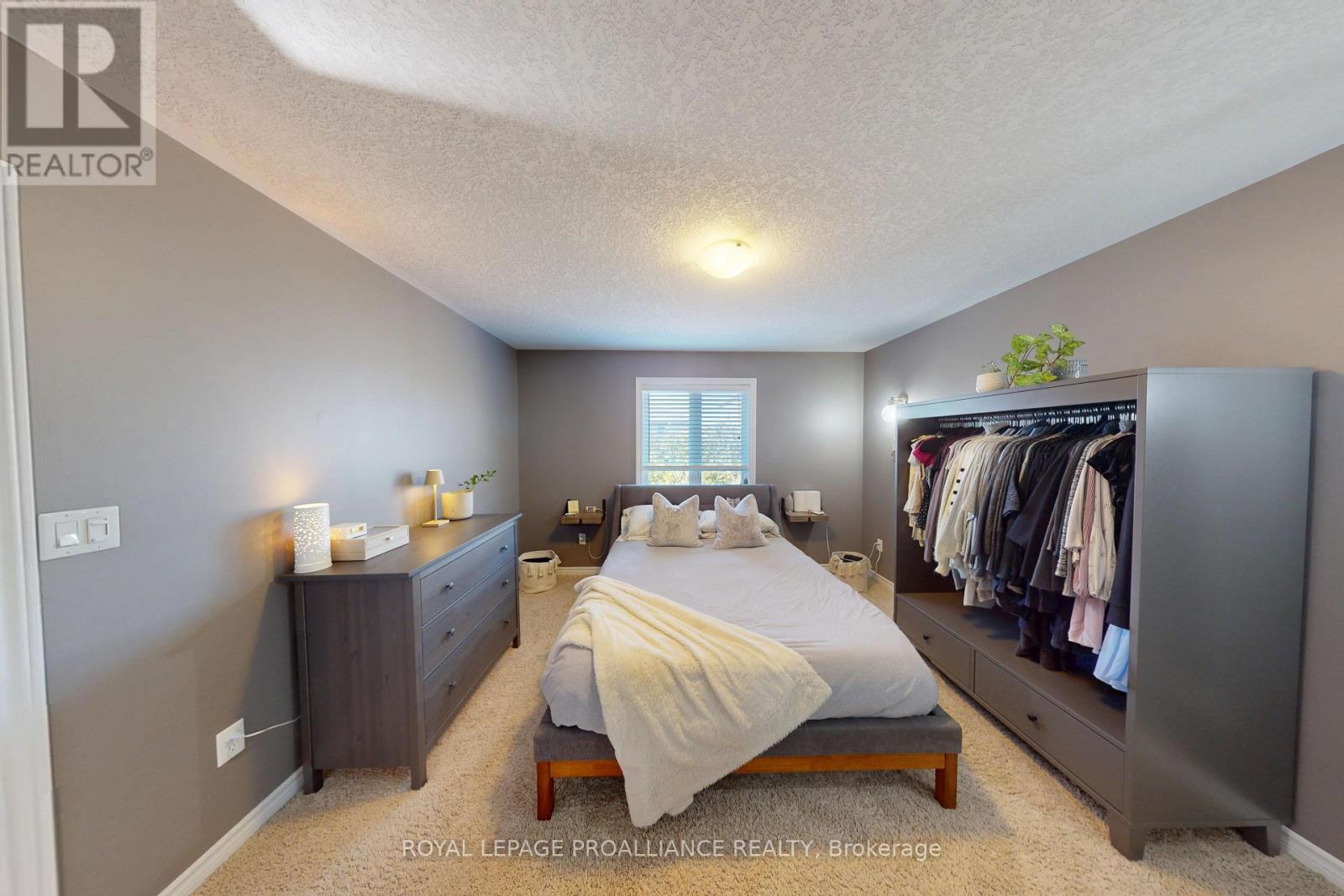111 Hogan Crescent, Loyalist, Ontario  K7N 0A6 - Photo 15 - X13064308