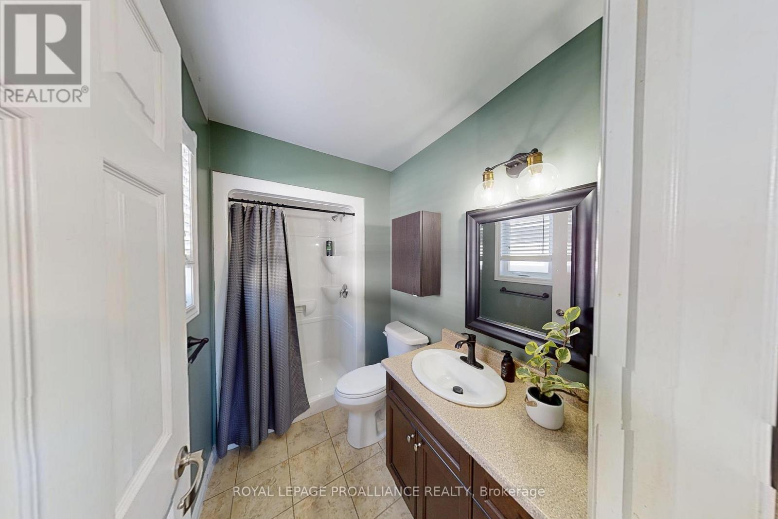 111 Hogan Crescent, Loyalist, Ontario  K7N 0A6 - Photo 17 - X13064308