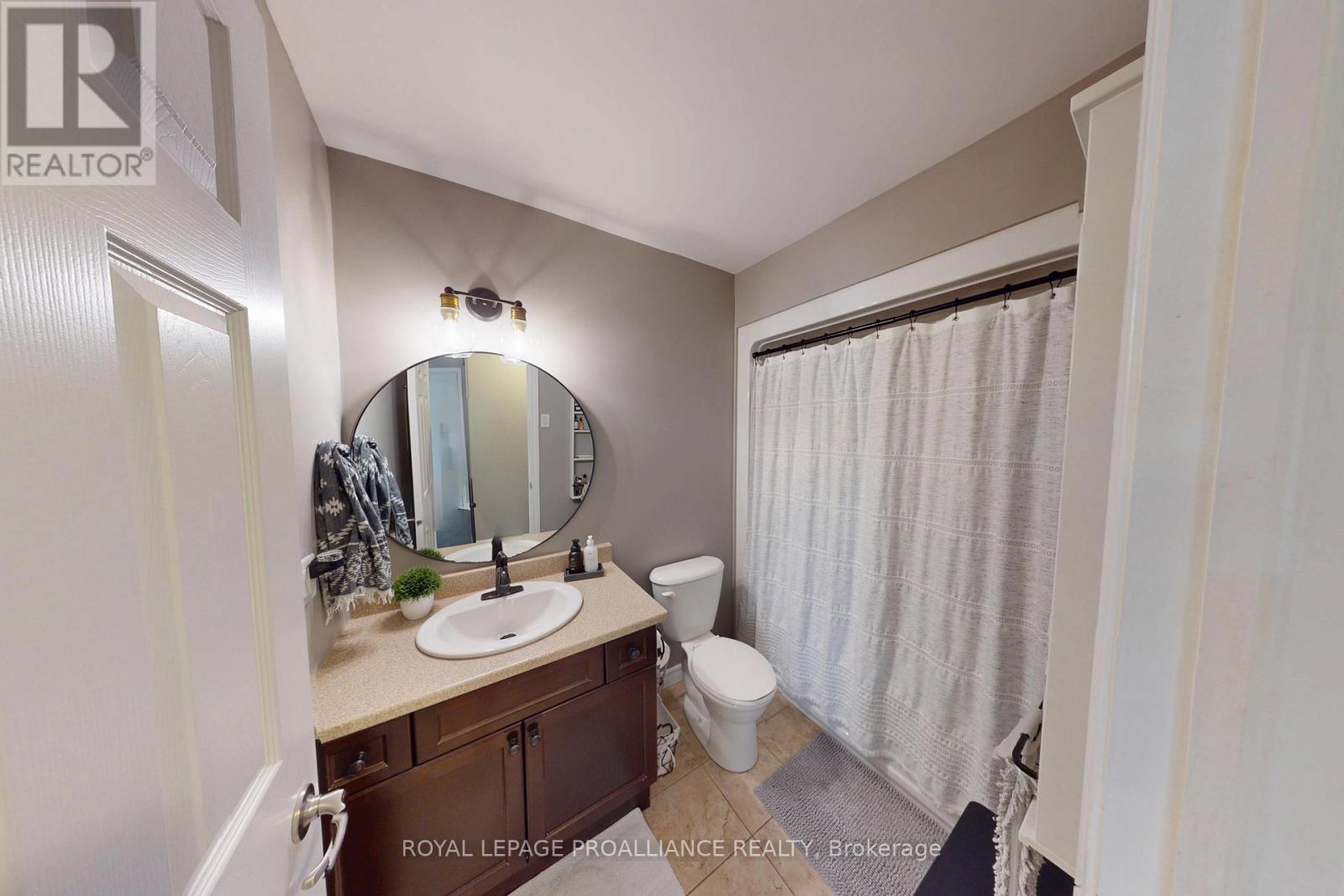 111 Hogan Crescent, Loyalist, Ontario  K7N 0A6 - Photo 21 - X13064308