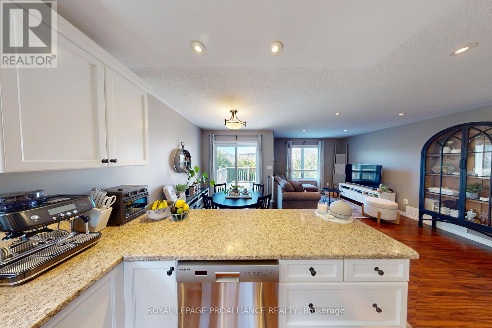 111 Hogan Crescent, Loyalist, Ontario  K7N 0A6 - Photo 8 - X13064308