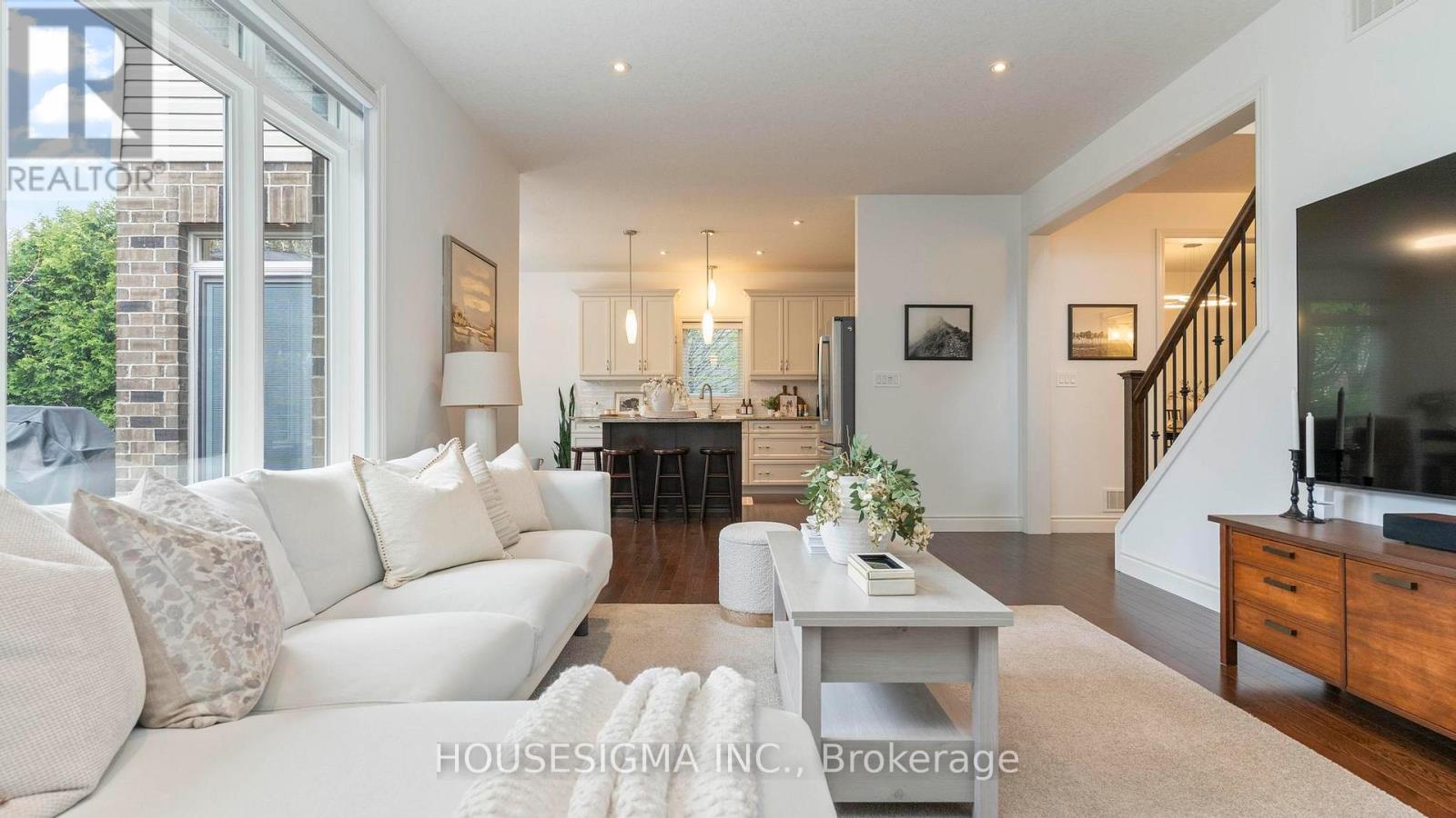 2001 Jubilee Drive, London North, Ontario  N6G 0H7 - Photo 11 - X13064278