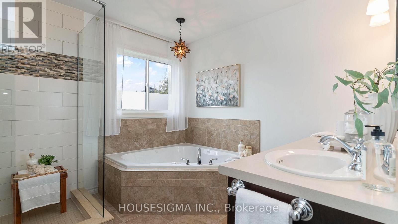 2001 Jubilee Drive, London North, Ontario  N6G 0H7 - Photo 32 - X13064278