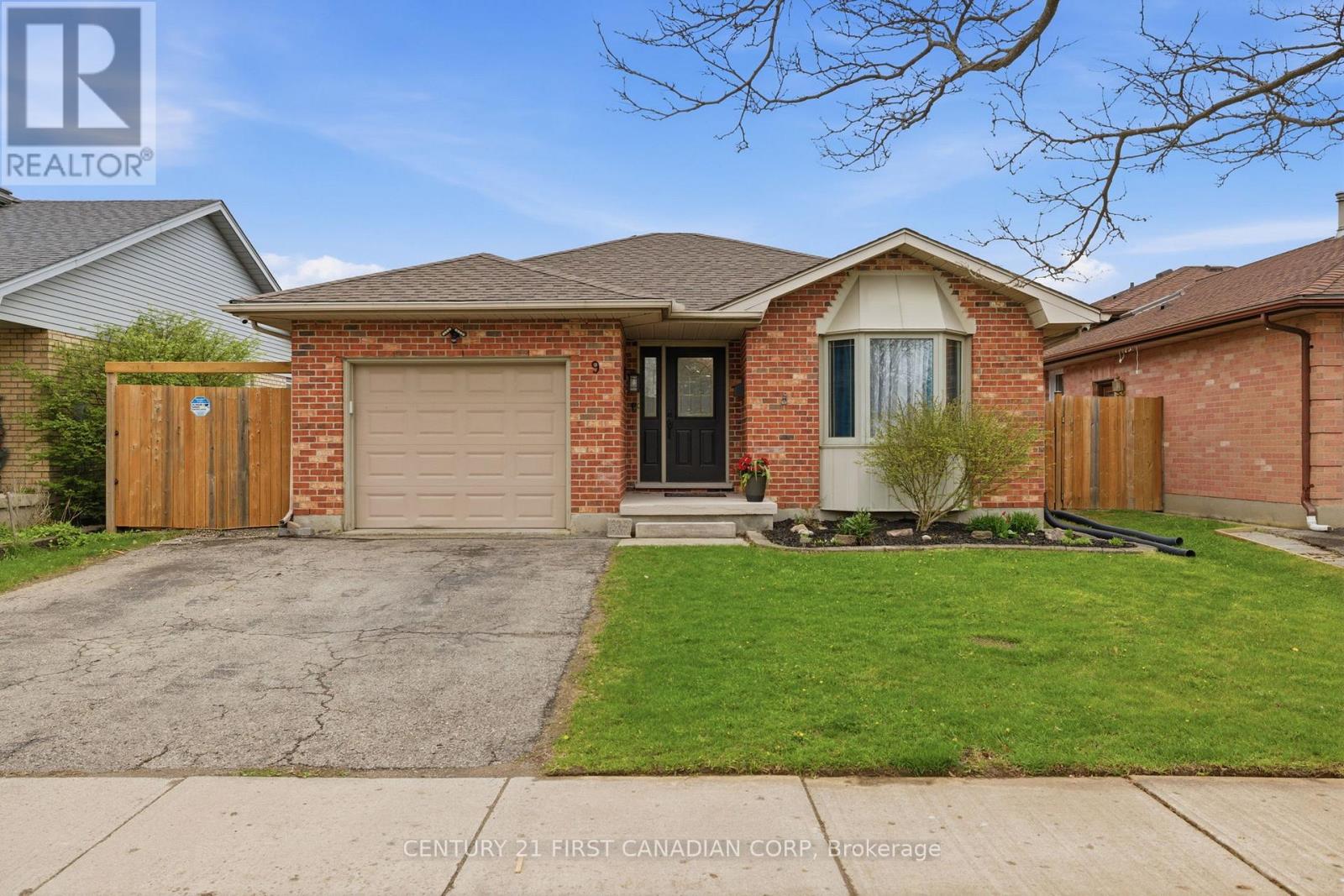9 Bonaparte Lane, London East, Ontario  N5V 4B1 - Photo 2 - X13064358
