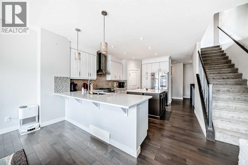 105 Sandpiper Point, Chestermere, Alberta  T1X 0V5 - Photo 3 - A2306659