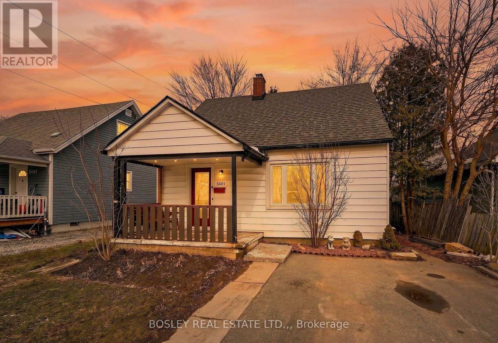 5401 Menzie Street, Niagara Falls, Ontario  L2E 2V7 - Photo 1 - X13064234