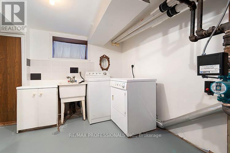 316 Durie Street, Toronto, Ontario  M6S 3G3 - Photo 33 - W13059920