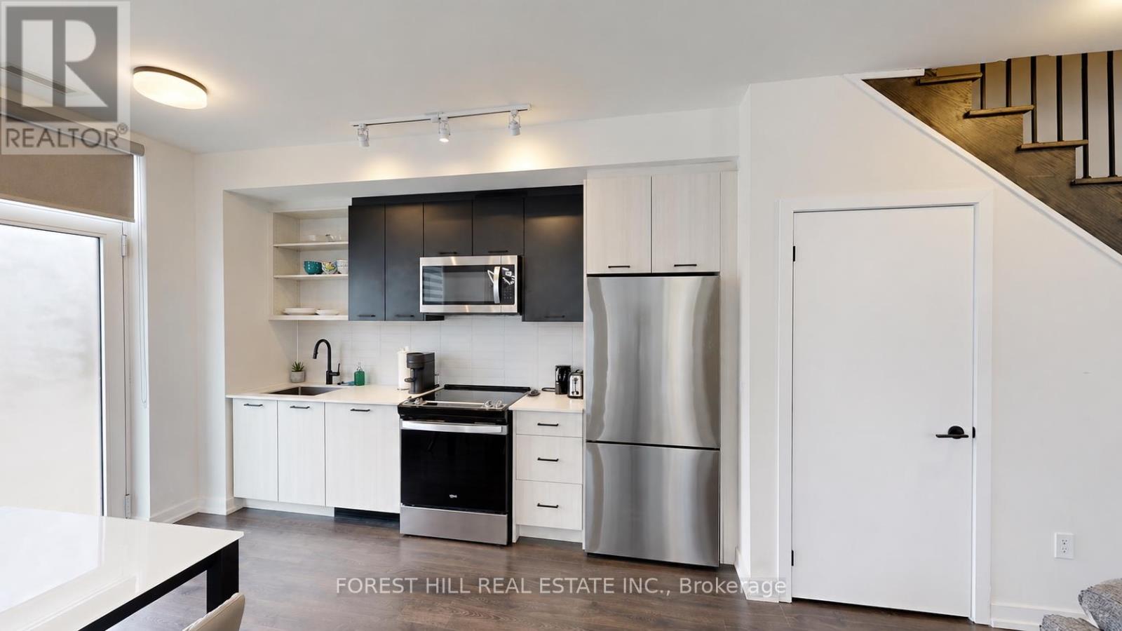 104 - 16 Symes Road, Toronto, Ontario  M6N 0B4 - Photo 4 - W13060164