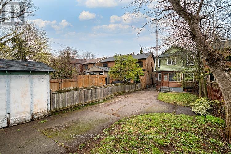 316 Durie Street, Toronto, Ontario  M6S 3G3 - Photo 37 - W13059920