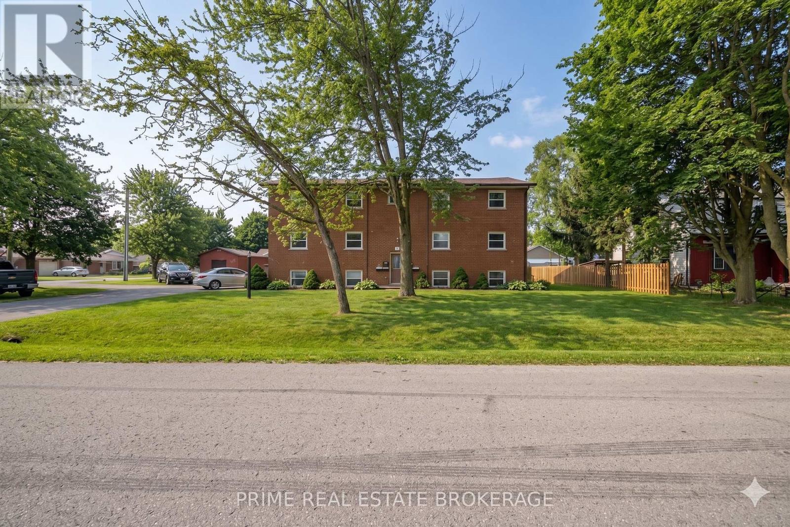 68 Forest Street, Aylmer, Ontario  N5H 1A7 - Photo 2 - X12740622