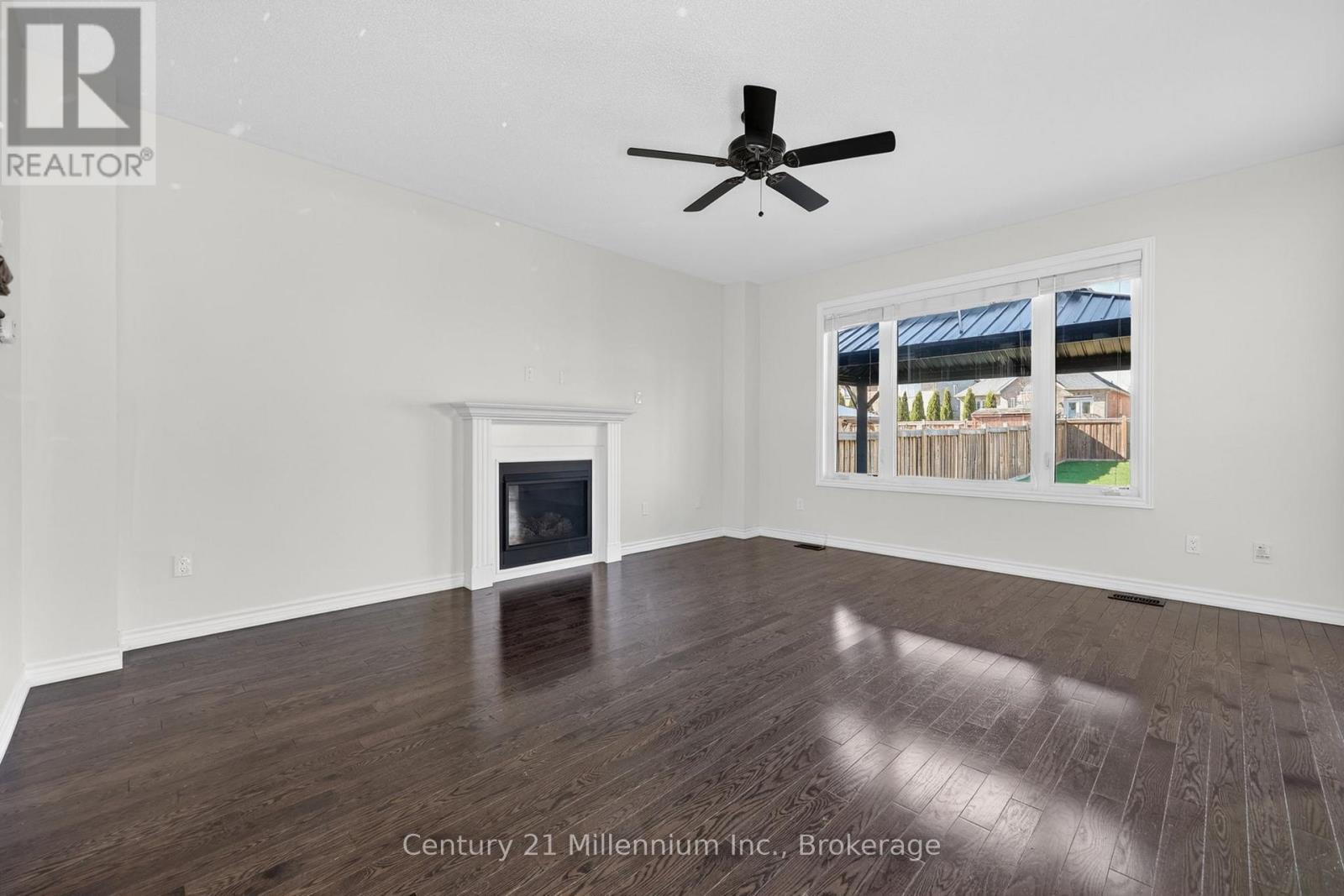 18 Marks Road, Springwater, Ontario  L9X 1A8 - Photo 6 - S13064194