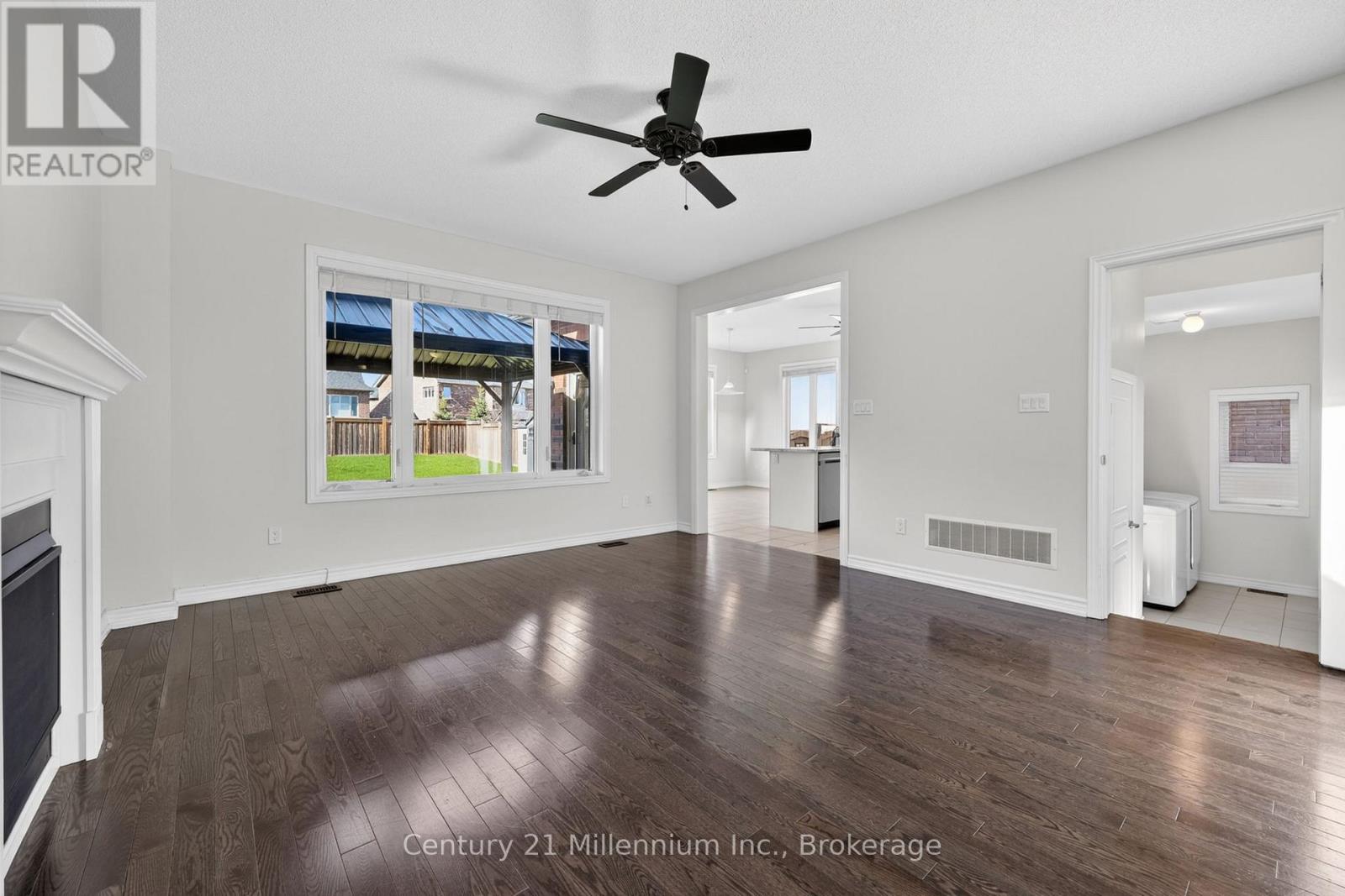 18 Marks Road, Springwater, Ontario  L9X 1A8 - Photo 7 - S13064194