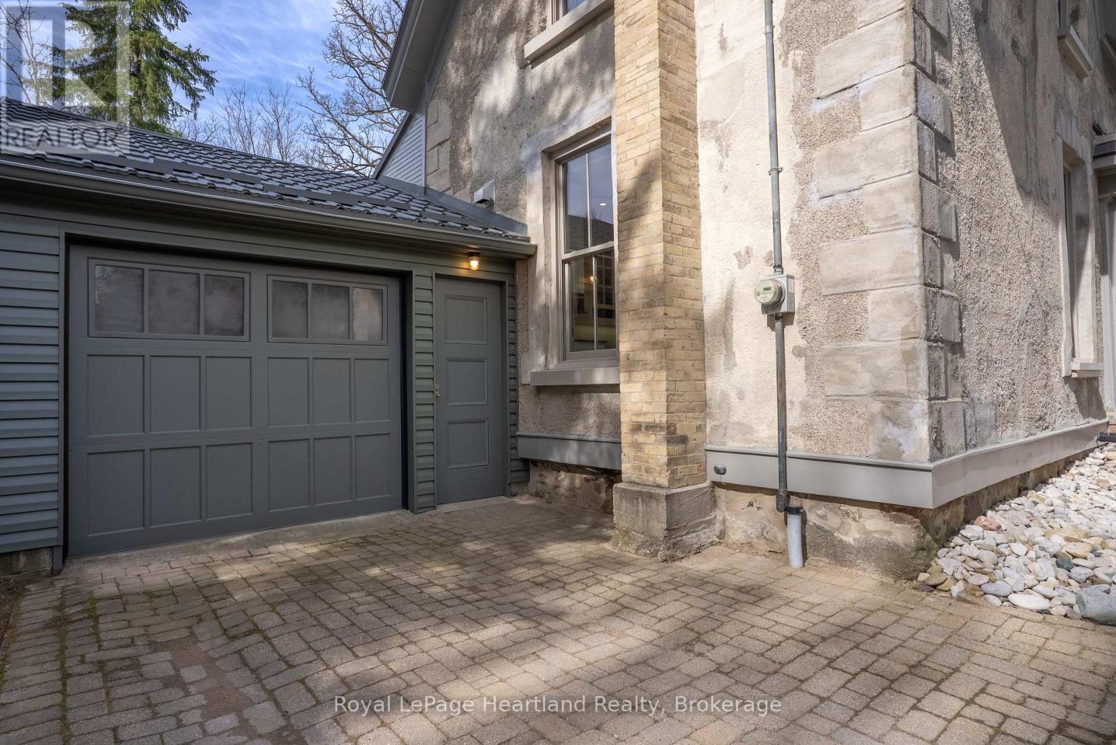 154 Ontario Street, Central Huron (Clinton), Ontario  N0M 1L0 - Photo 6 - X13064190