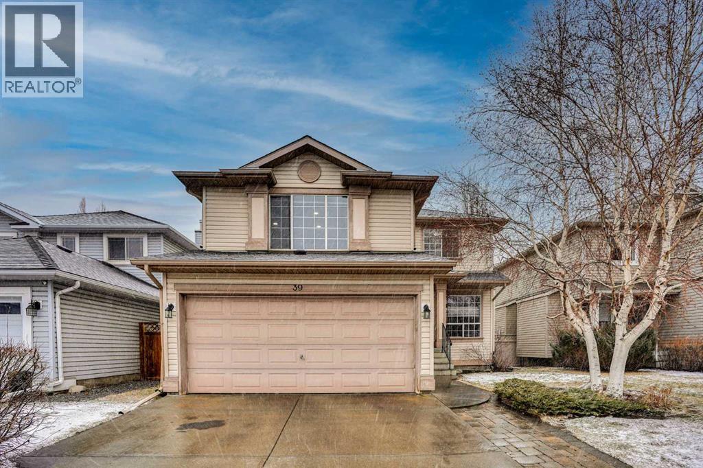 39 Douglasview Road SE, Calgary, Alberta  T2Z 2S8 - Photo 1 - A2292349