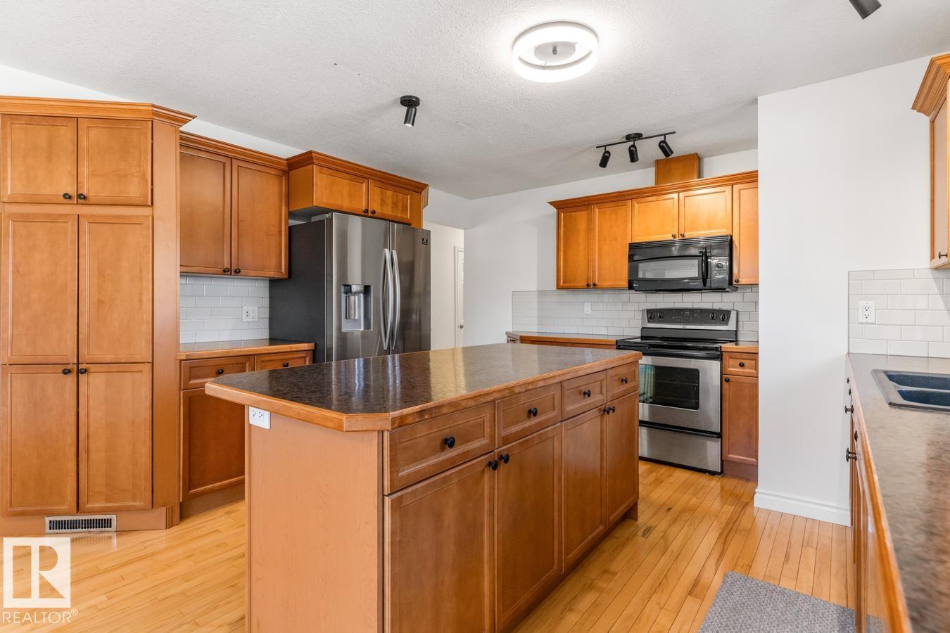 18536 68 Av Nw, Edmonton, Alberta  T5T 2M7 - Photo 3 - E4484925