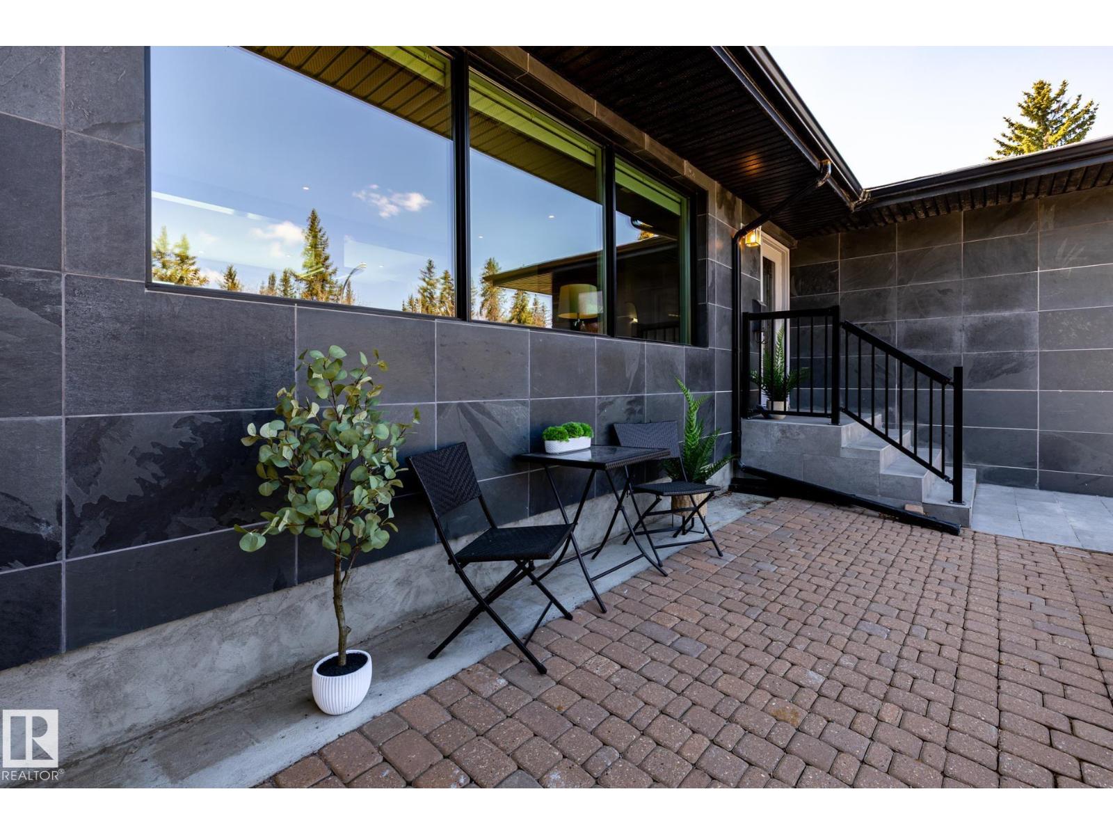 4204 Aspen Dr E Nw, Edmonton, Alberta  T6J 2A9 - Photo 2 - E4484927