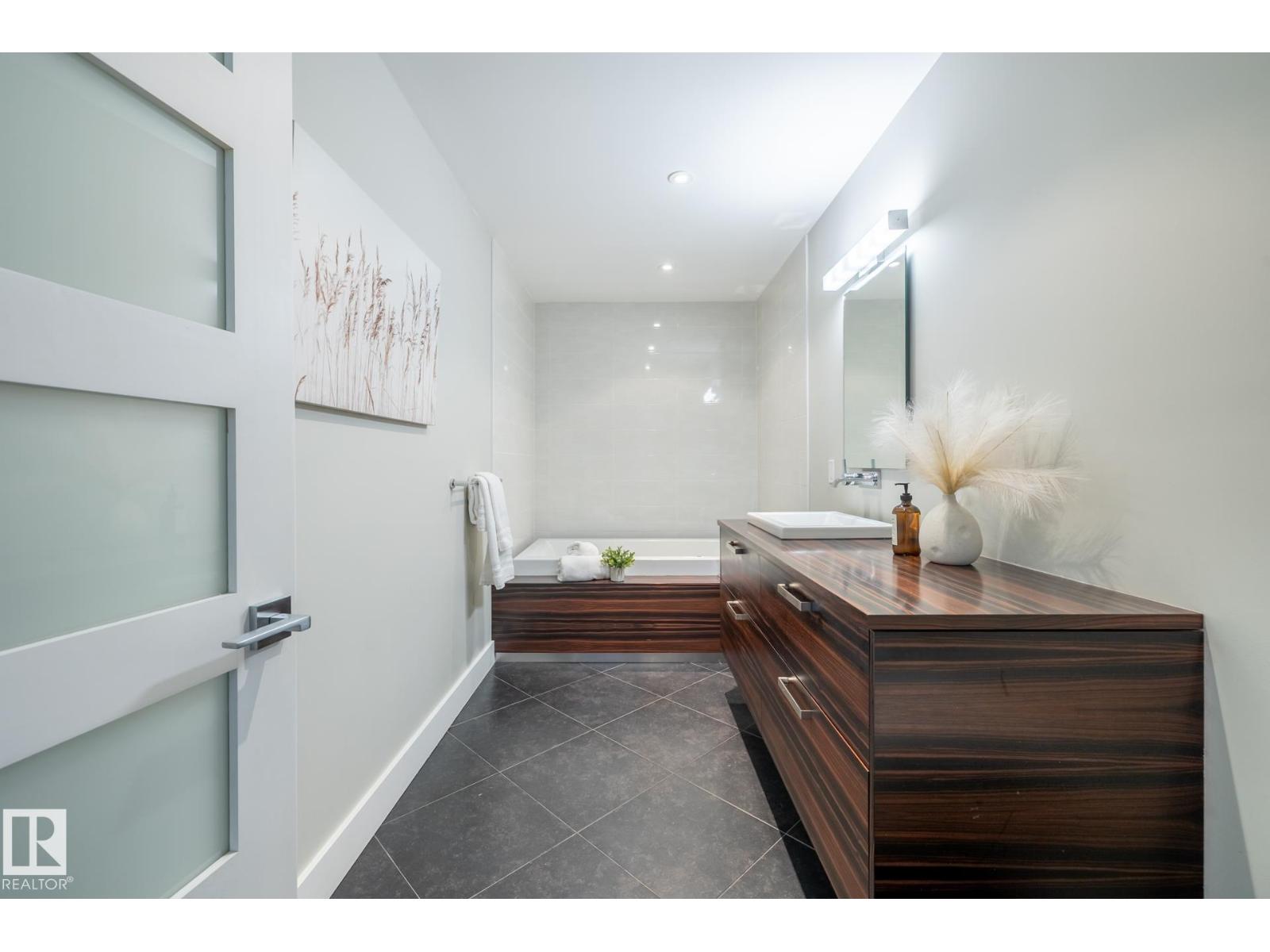 4204 Aspen Dr E Nw, Edmonton, Alberta  T6J 2A9 - Photo 20 - E4484927