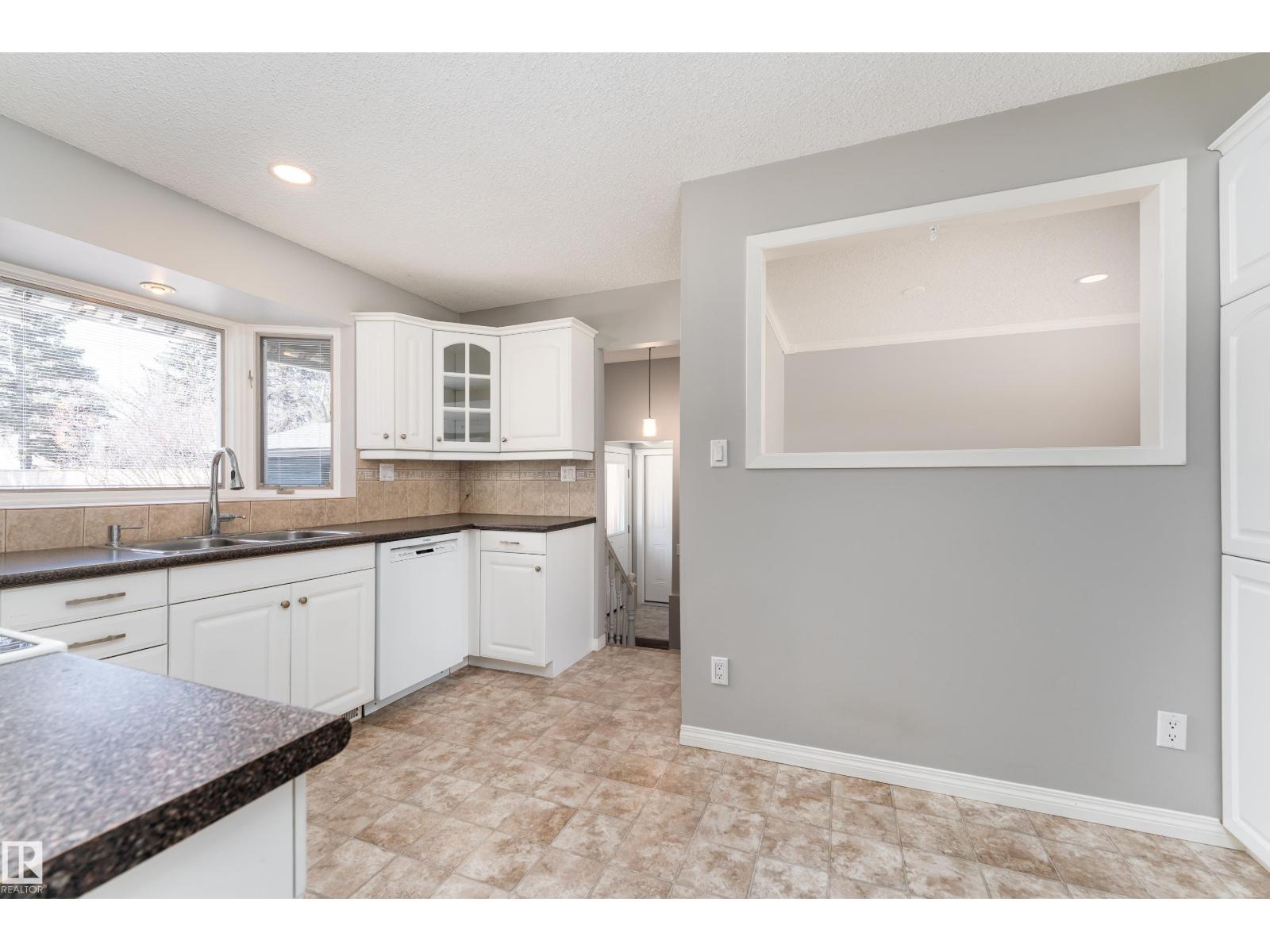 4212 52 St, Camrose, Alberta  T4V 1T4 - Photo 10 - E4484930