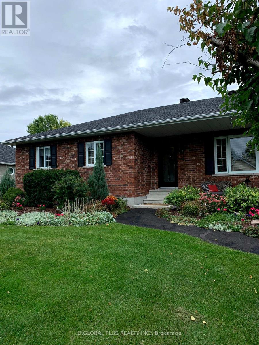 8 David Street, South Stormont, Ontario  K0C 1M0 - Photo 2 - X13064298