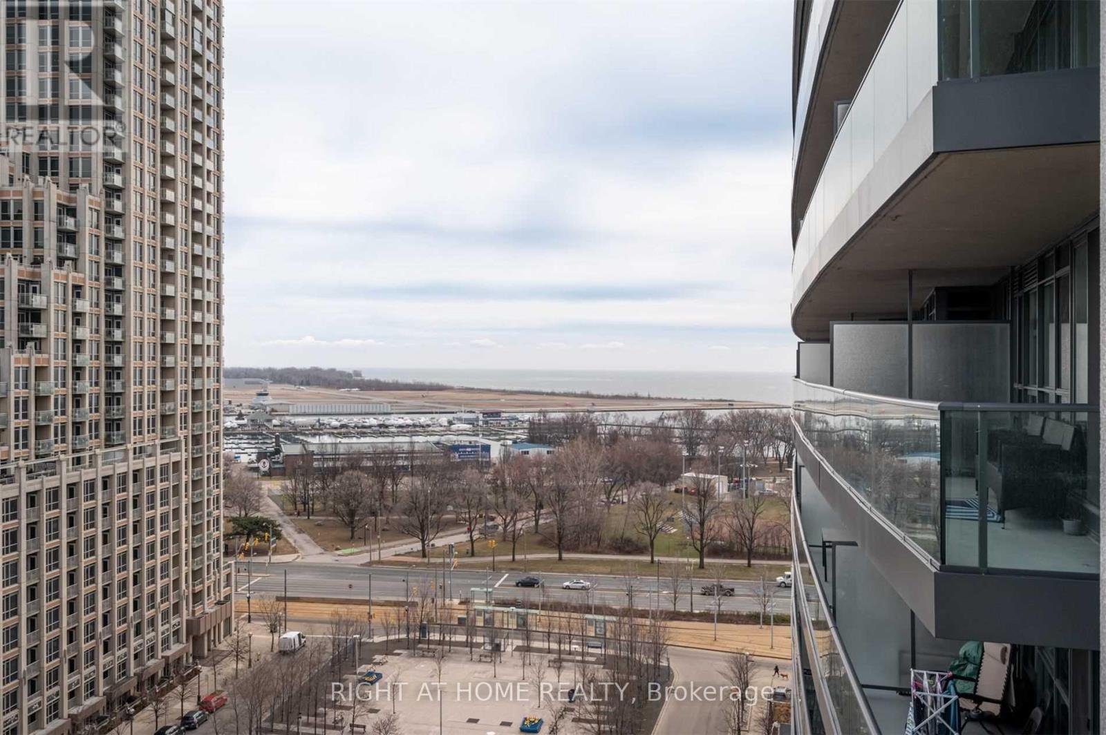 665 - 209 Fort York Boulevard, Toronto, Ontario  M5V 4A1 - Photo 10 - C13064230