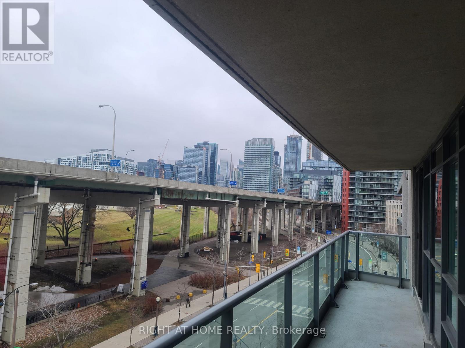 665 - 209 Fort York Boulevard, Toronto, Ontario  M5V 4A1 - Photo 18 - C13064230