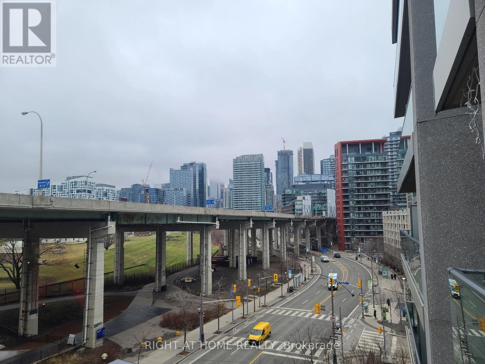 665 - 209 Fort York Boulevard, Toronto, Ontario  M5V 4A1 - Photo 19 - C13064230