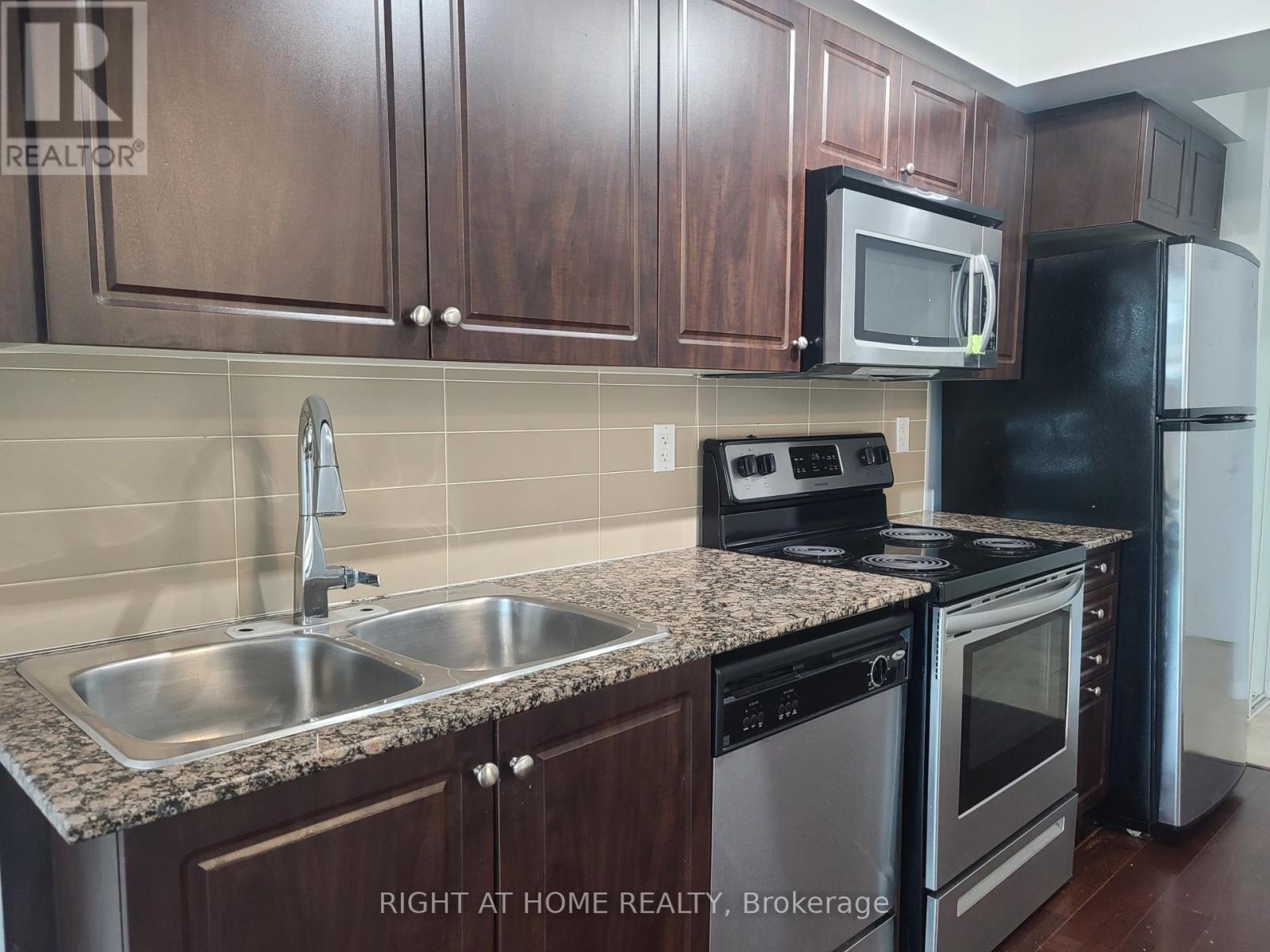 665 - 209 Fort York Boulevard, Toronto, Ontario  M5V 4A1 - Photo 29 - C13064230