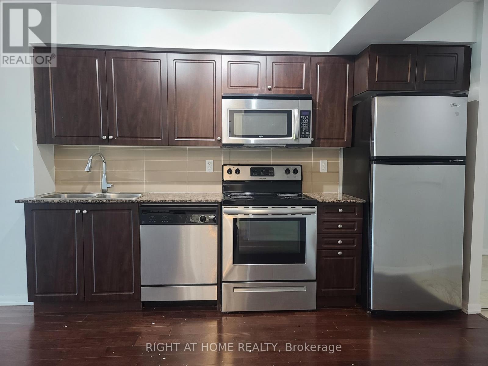 665 - 209 Fort York Boulevard, Toronto, Ontario  M5V 4A1 - Photo 31 - C13064230
