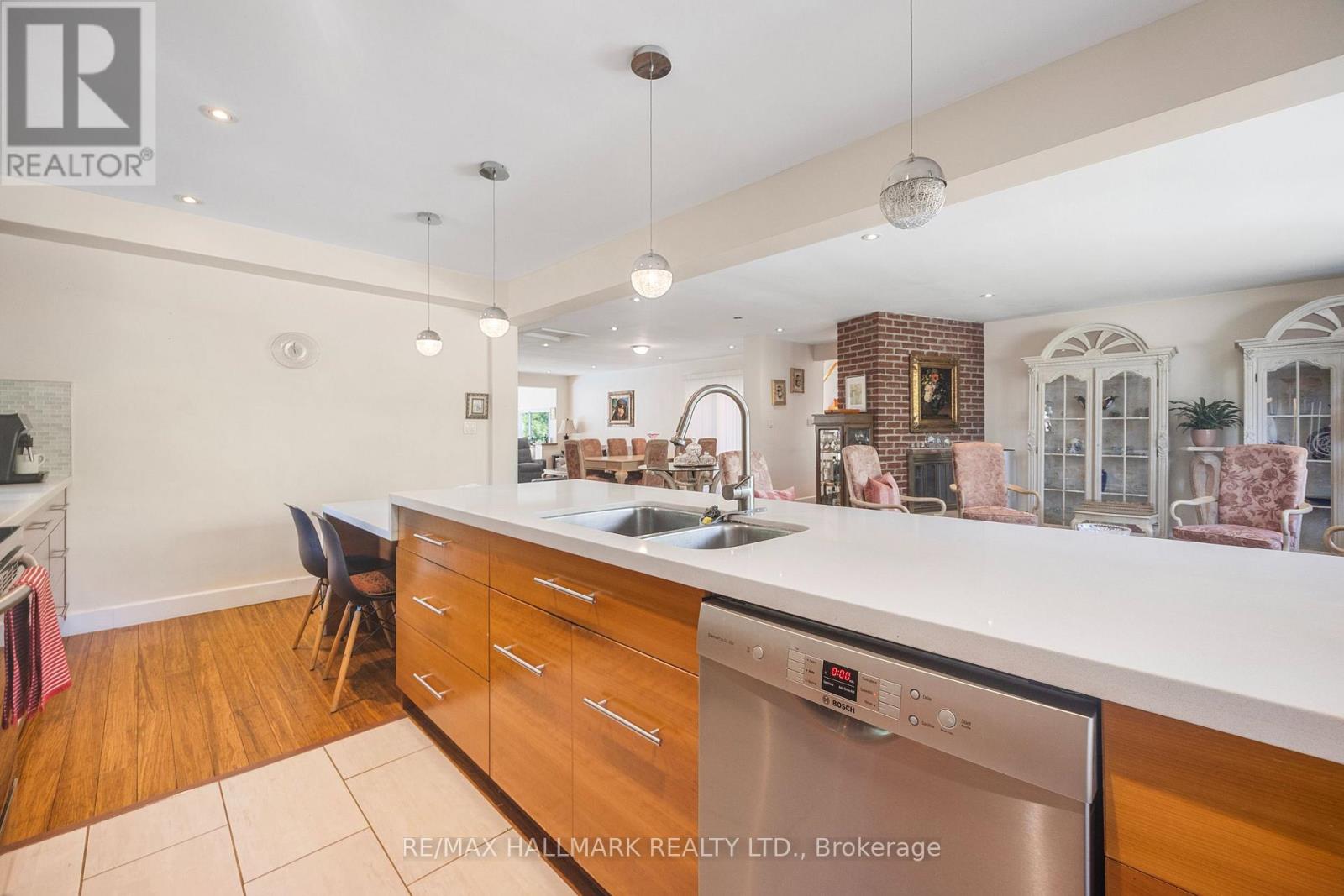 19 Talwood Drive, Toronto, Ontario  M3B 2P4 - Photo 23 - C13064252