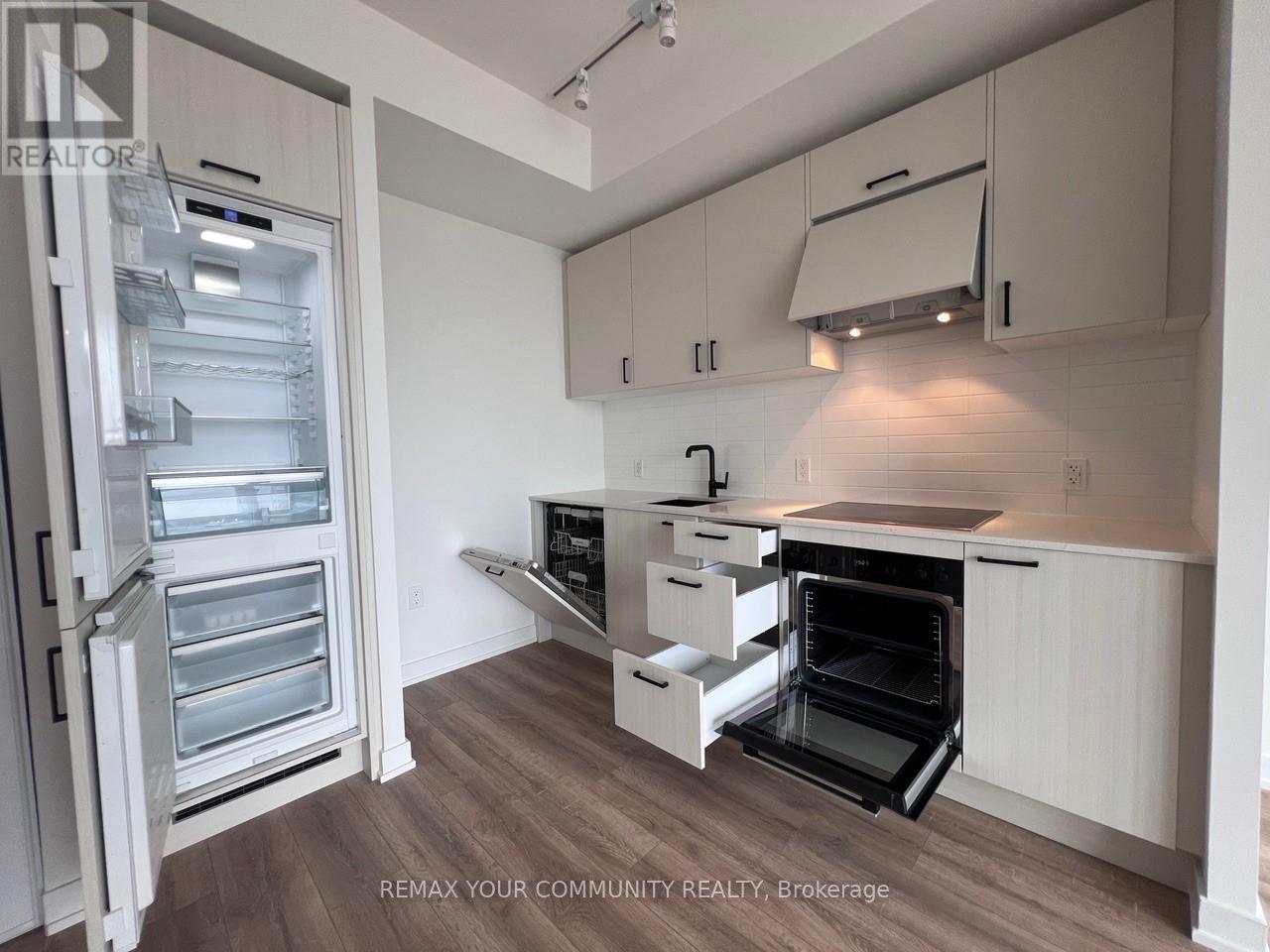3708 - 1 Quarrington Lane, Toronto, Ontario  M3C 0S4 - Photo 11 - C13064314