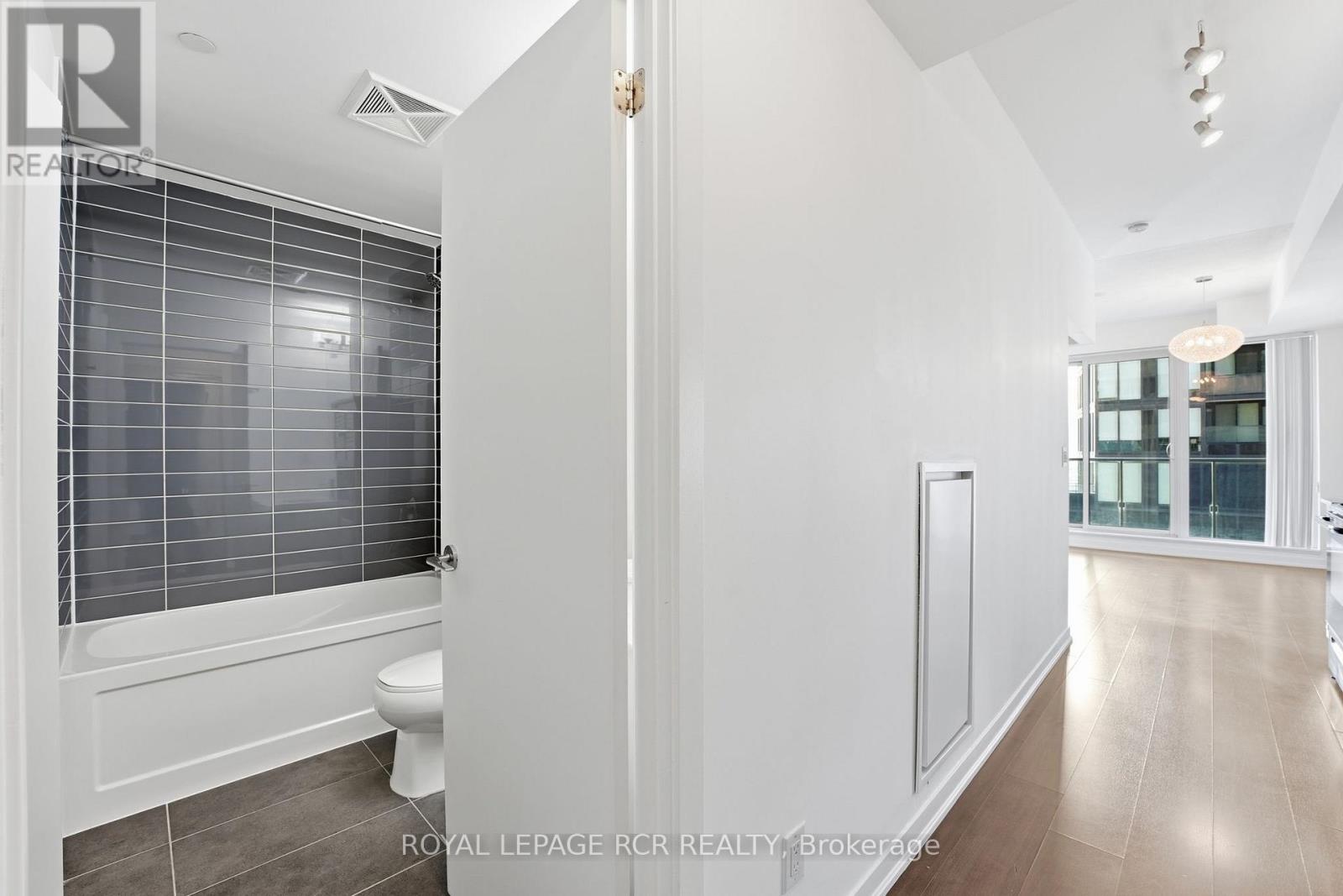 1210 - 150 East Liberty Street, Toronto (Niagara), Ontario  M6K 3R5 - Photo 15 - C13064320