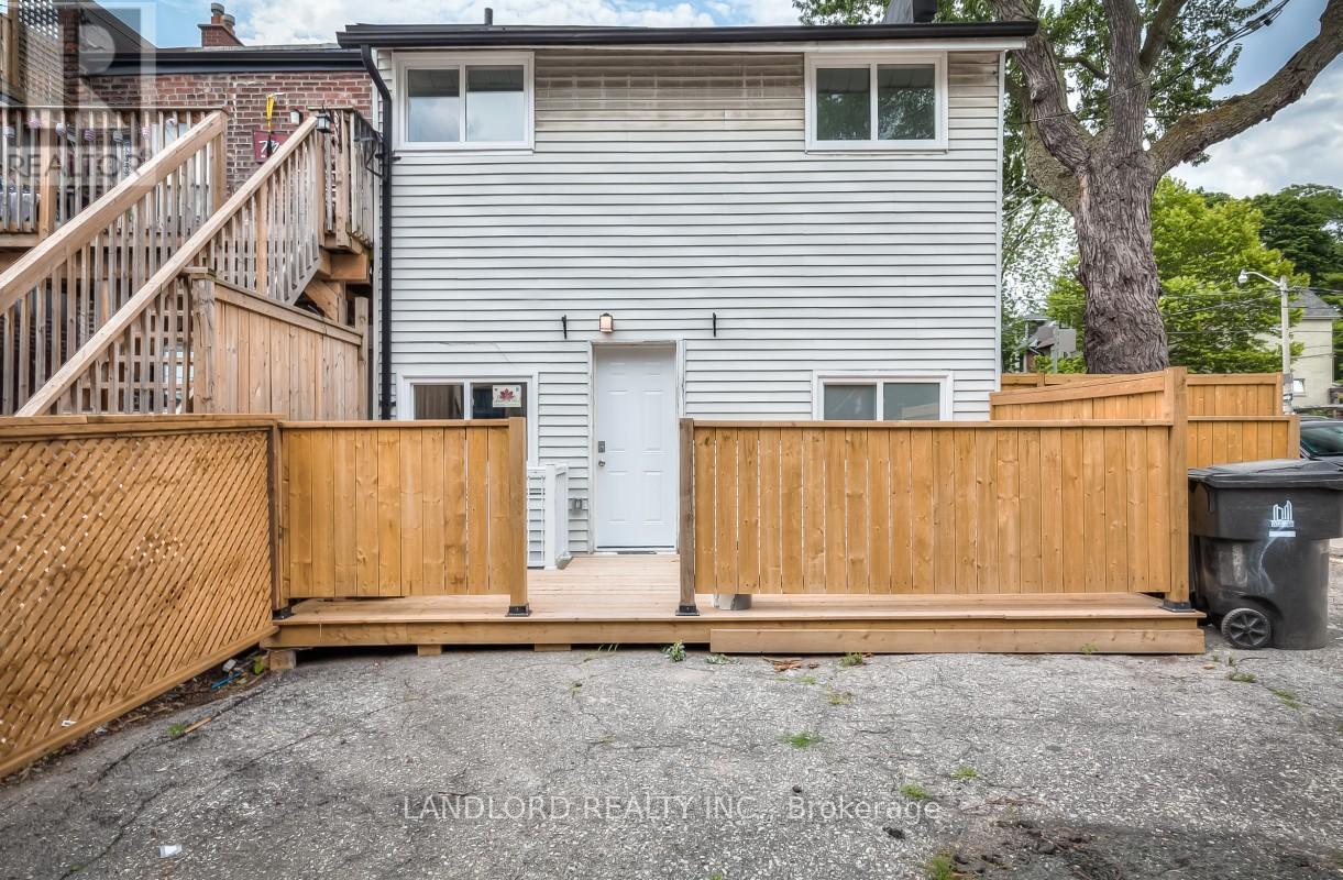 601 Logan Avenue, Toronto, Ontario  M4K 3B9 - Photo 5 - E13064220