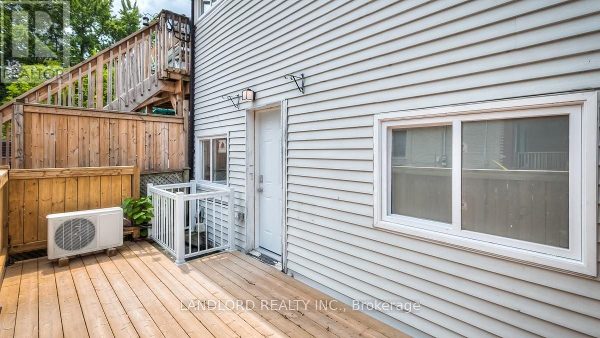 601 Logan Avenue, Toronto, Ontario  M4K 3B9 - Photo 6 - E13064220