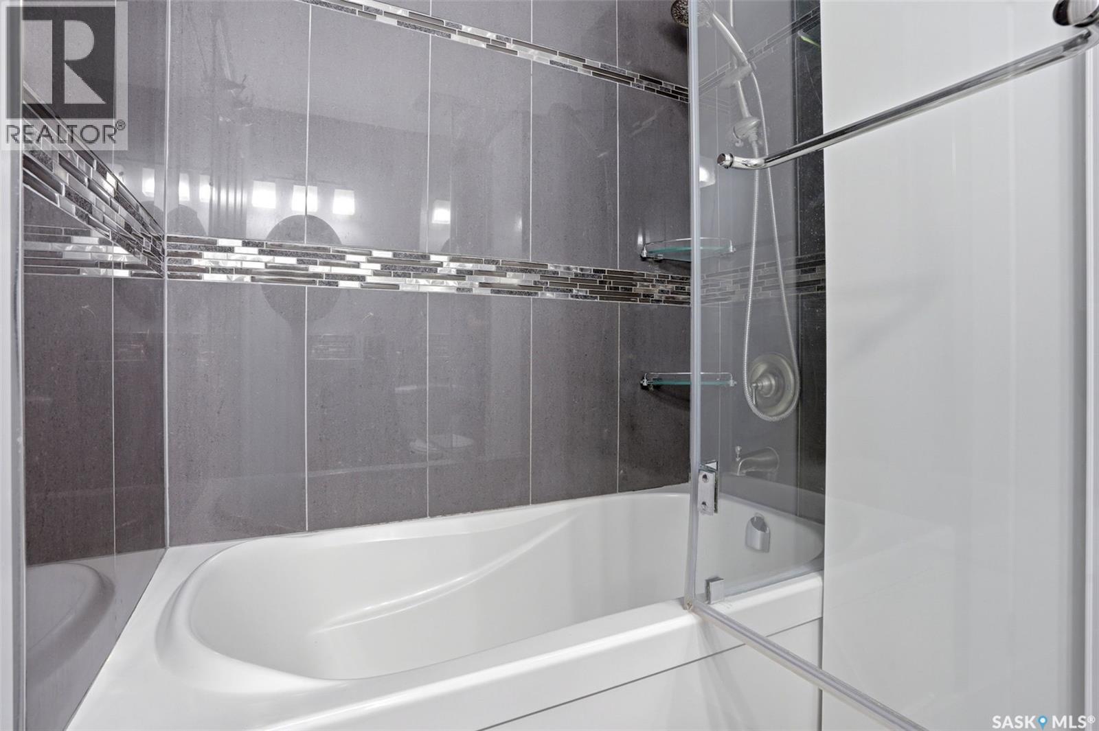 7203 Lawrence Drive, Regina, Saskatchewan  S4X 3X7 - Photo 21 - SK034471