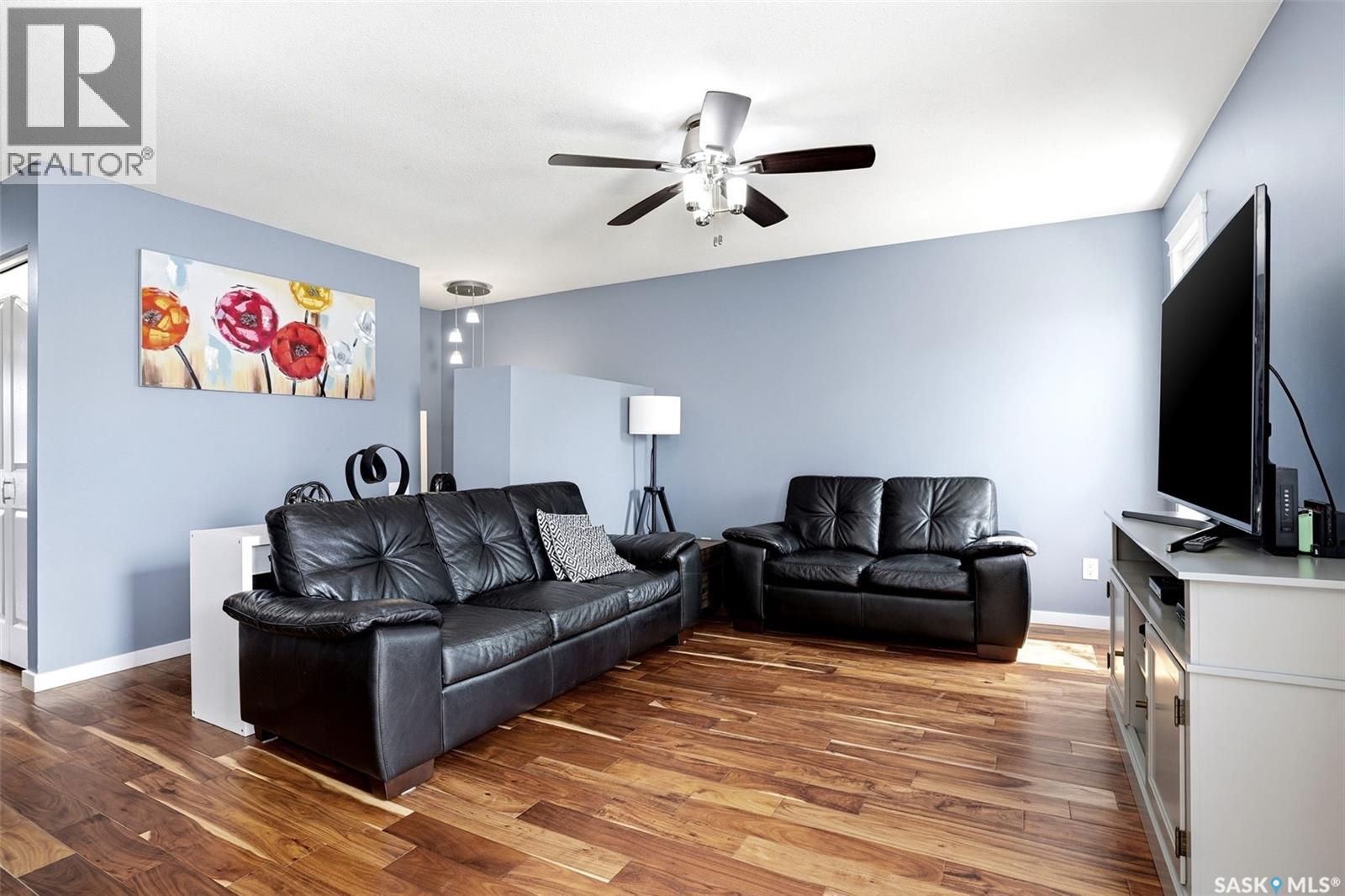 7203 Lawrence Drive, Regina, Saskatchewan  S4X 3X7 - Photo 4 - SK034471