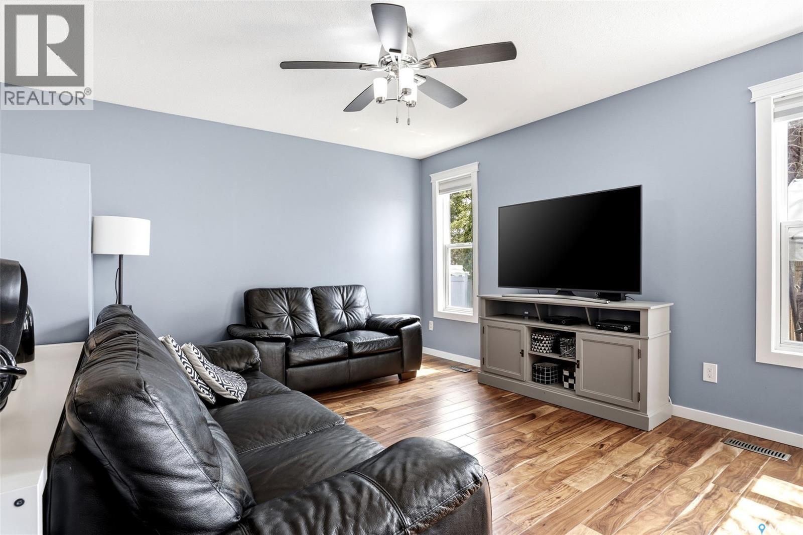 7203 Lawrence Drive, Regina, Saskatchewan  S4X 3X7 - Photo 5 - SK034471