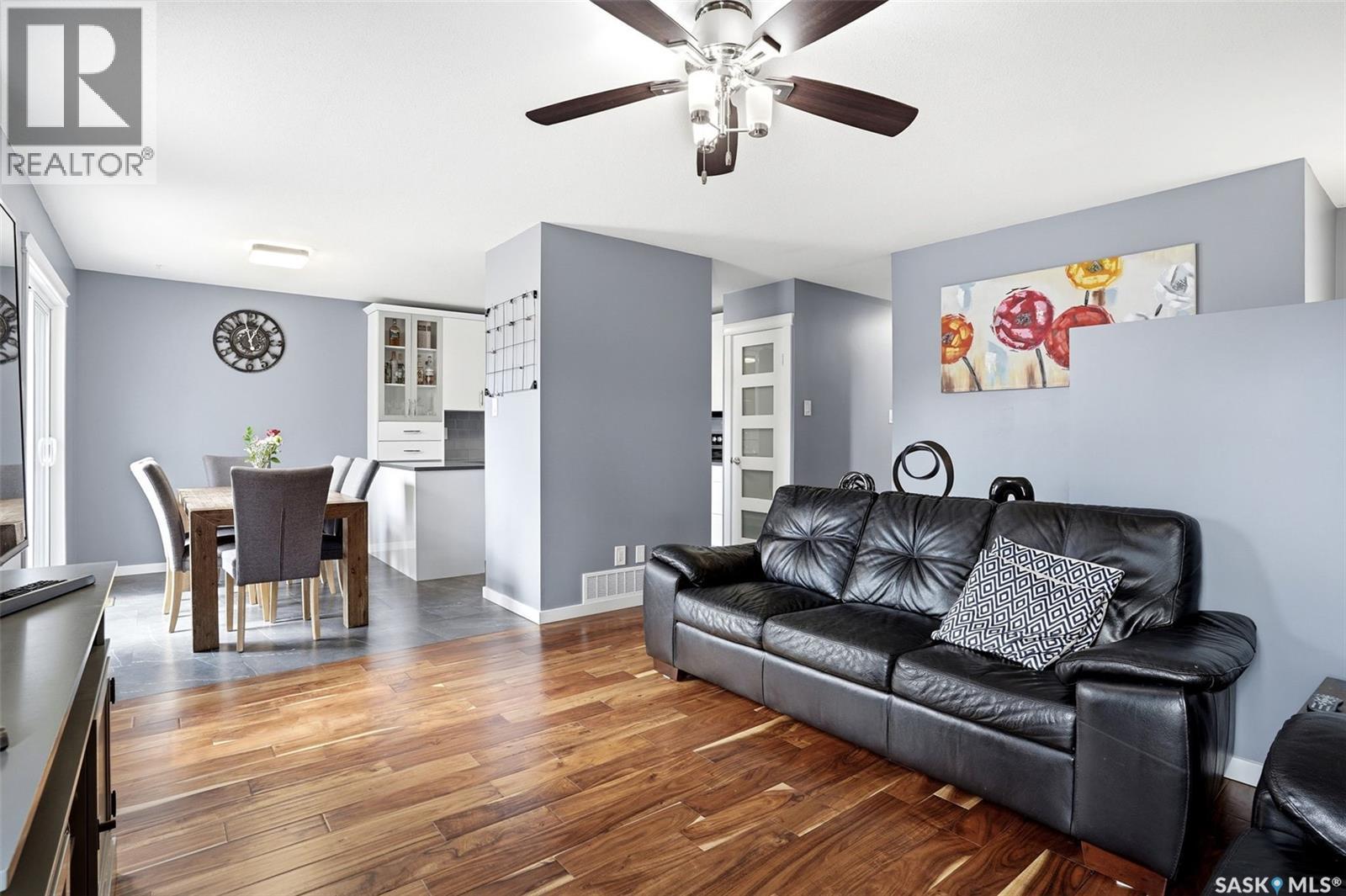 7203 Lawrence Drive, Regina, Saskatchewan  S4X 3X7 - Photo 6 - SK034471